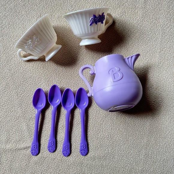 Barbie Tea Set - Picture 3 of 6